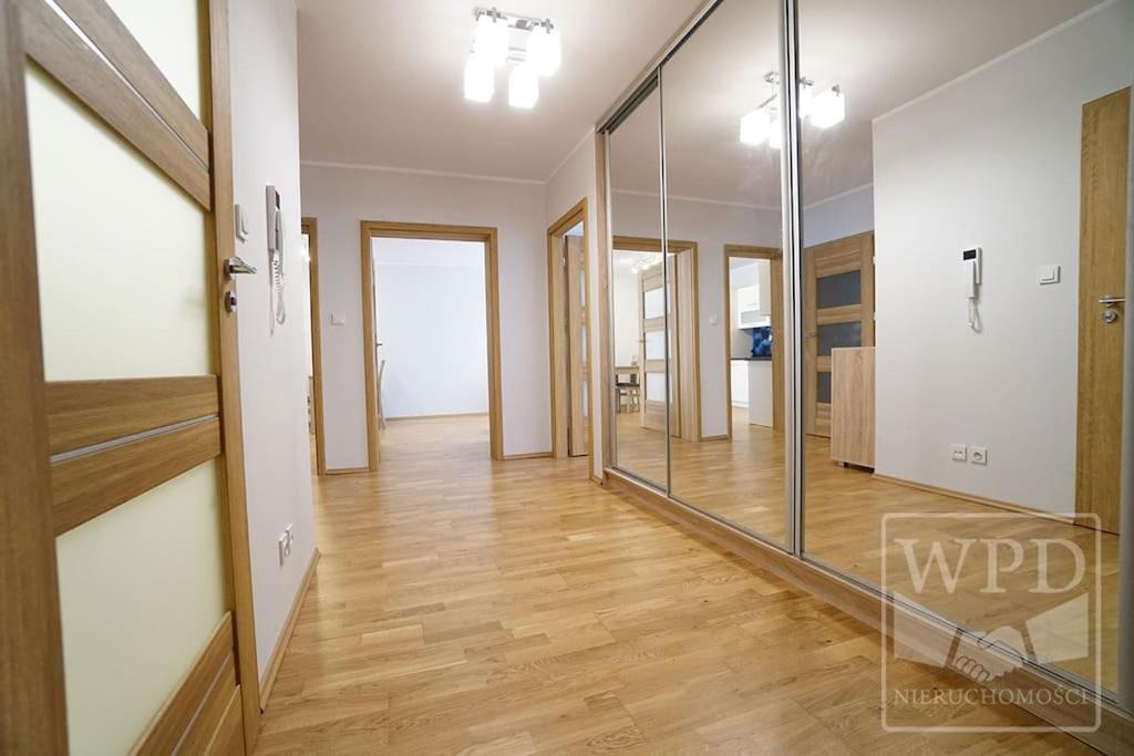Big Apartment - Old Town - 3 Rooms - Private Parking Wroclaw Dış mekan fotoğraf